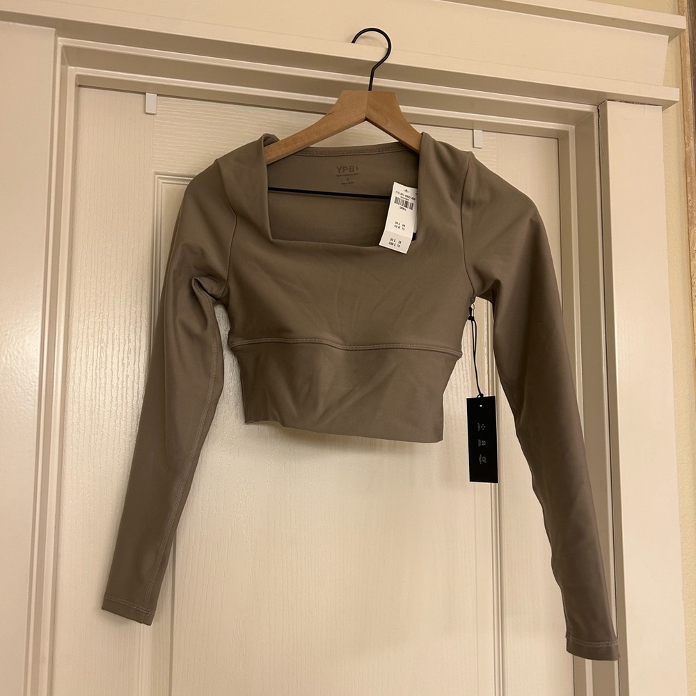 Abercrombie sport lux cropped workout top